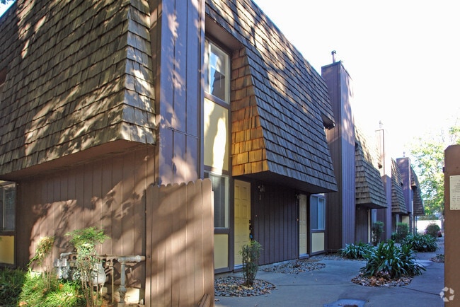 Building Photo - 2423 C St
