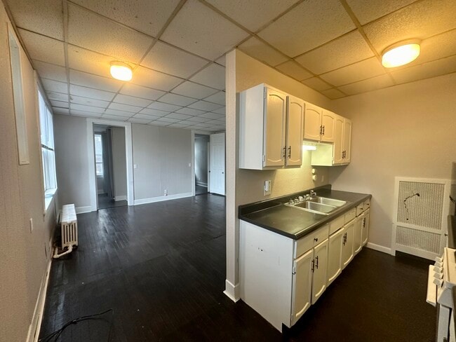 Building Photo - 505 Cass St
