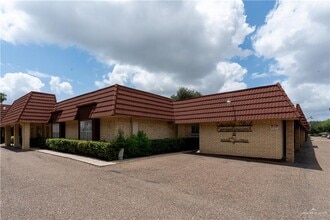 Building Photo - 200 E Yuma Ave