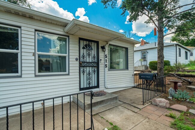 Photo - 515 W San Miguel St House