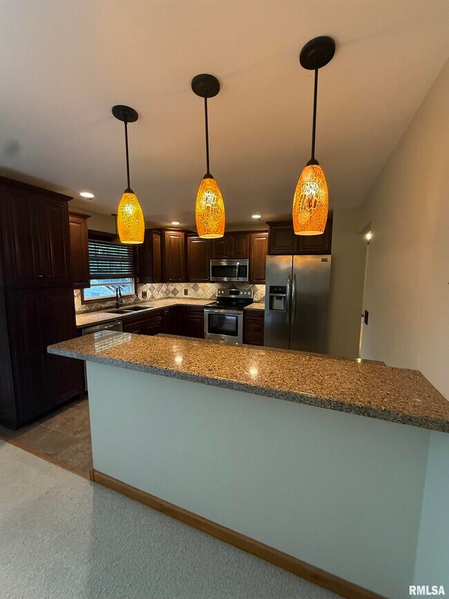 Foto del edificio - 4155 Utica Ridge Rd