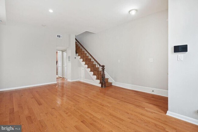 Foto del edificio - 952 Florida Ave NW