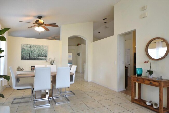 Foto del edificio - 4924 Hook Hollow Cir