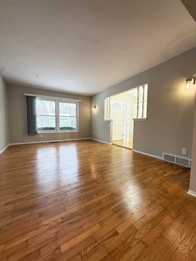 Building Photo - 793 Tarleton Ave