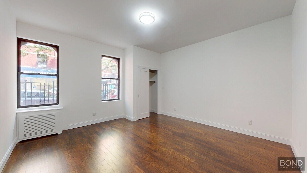 Foto principal - 206 W 104th St