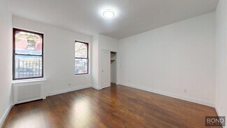 Building Photo - 206 W 104th St