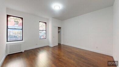 Building Photo - 206 W 104th St