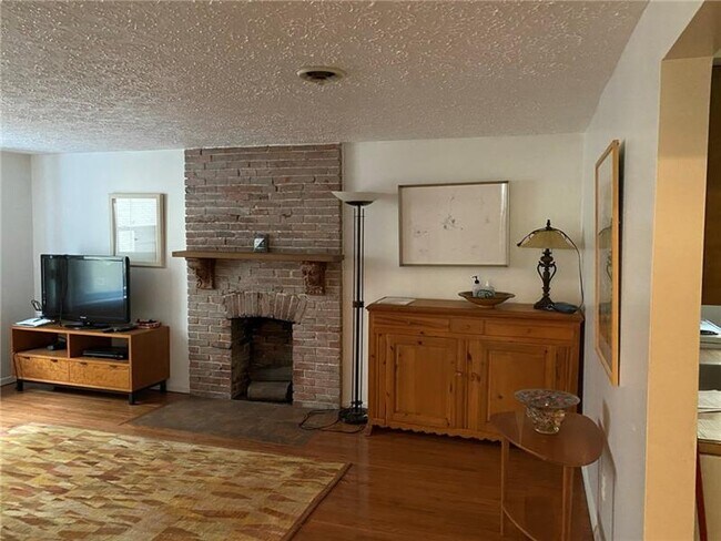 Building Photo - 5523 Ellsworth Ave