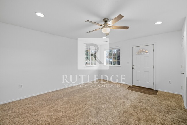 Foto del edificio - 176 Mallory Ln