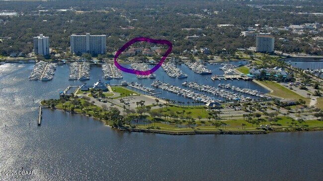 Foto del edificio - 500 S Beach St