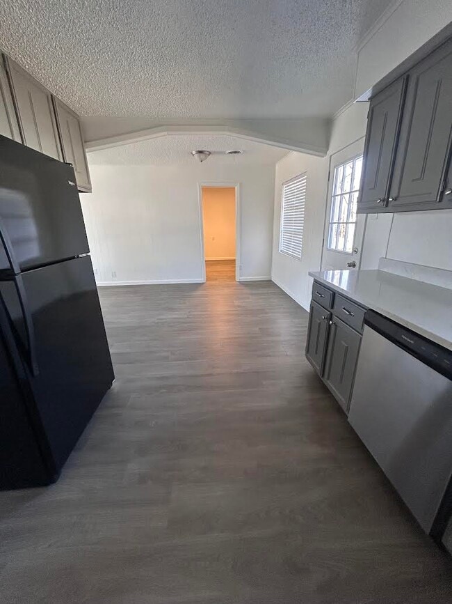 Building Photo - 2301 Cochran St