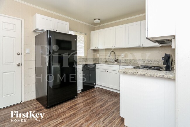 Foto del edificio - 619 Essex E Dr