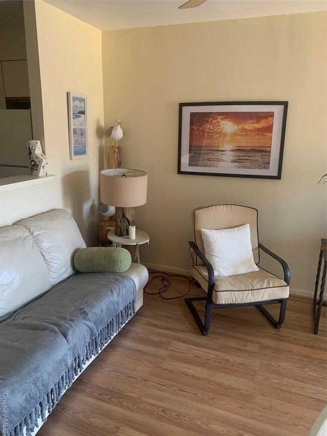 Building Photo - 360 Shore Rd