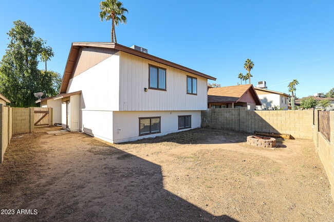 Building Photo - 10024 W Sells Dr