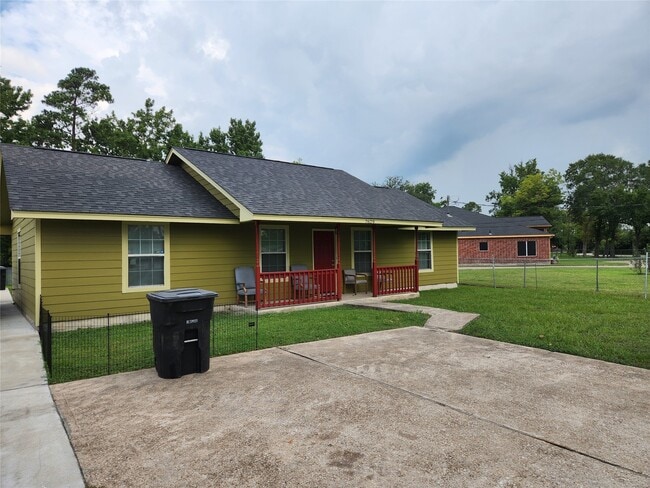 Building Photo - 7629 Fitzhugh St