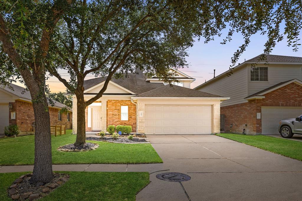 Primary Photo - 6403 Applewood Forest Dr