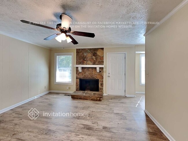 Building Photo - 2907 Spring Lake Dr