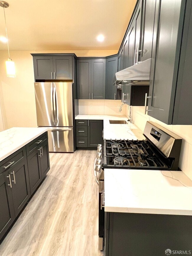 Building Photo - 1103 Valencia St