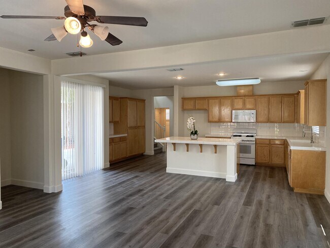 Building Photo - 4401 Tahama Ln