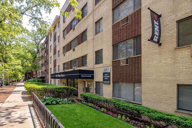 Entrada del edificio - 441 W. Barry