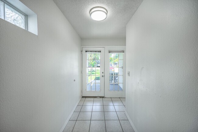 Foto del edificio - Beautiful 2bed/2.5bath Townhome FOR RENT -...