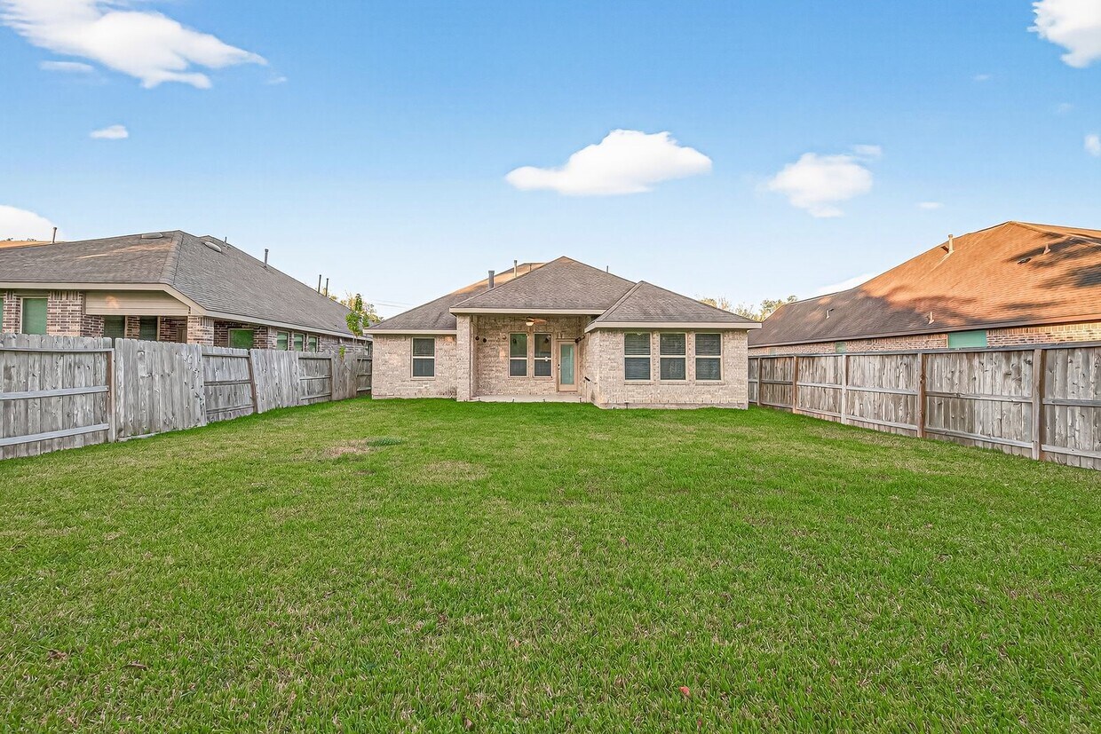 Foto del edificio - 2803 Monarch Xing