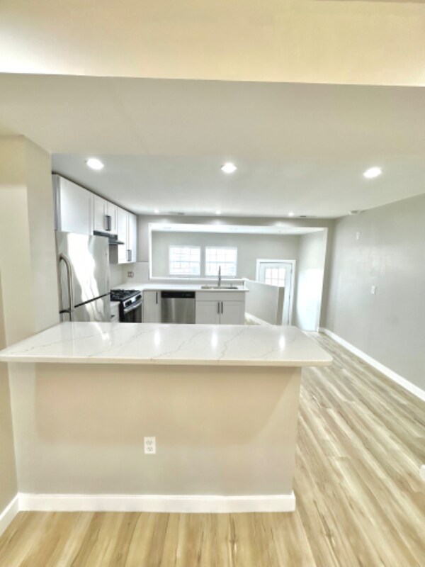 Foto del edificio - 266 St Helena Ave