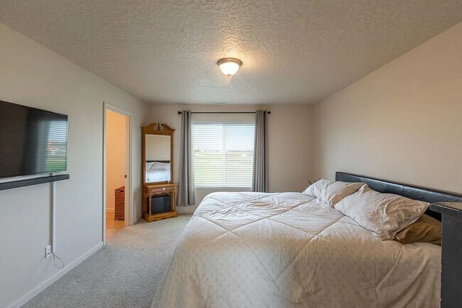 Foto del edificio - Introducing Your Dream Home in Cheney, Was...