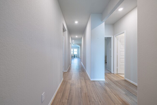 Foto del edificio - 17705 Hanson Ridge Dr