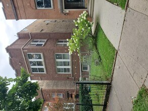 Building Photo - 5518 N Spaulding Ave