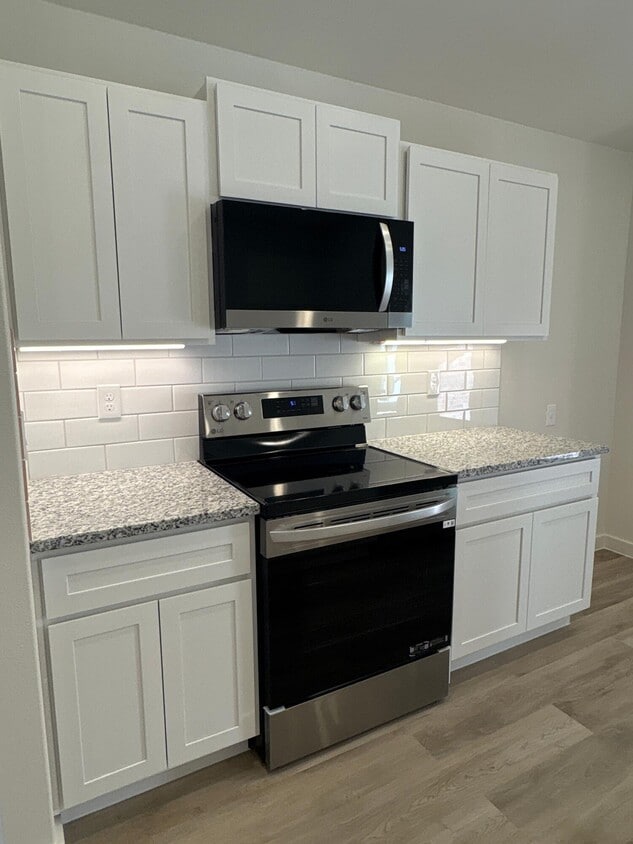 Building Photo - 2416 Aberdeen Ave