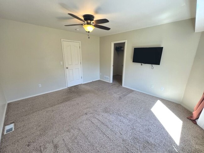 Building Photo - Spacious and Bright Eagle River Home with a Gorgeous View!