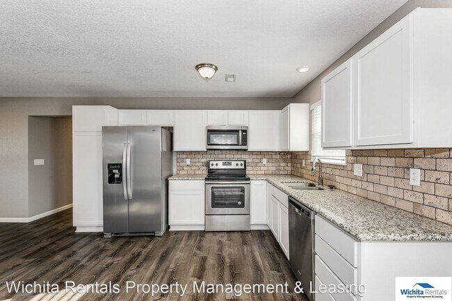 Building Photo - 2 br, 2 bath House - 3723 E. Funston