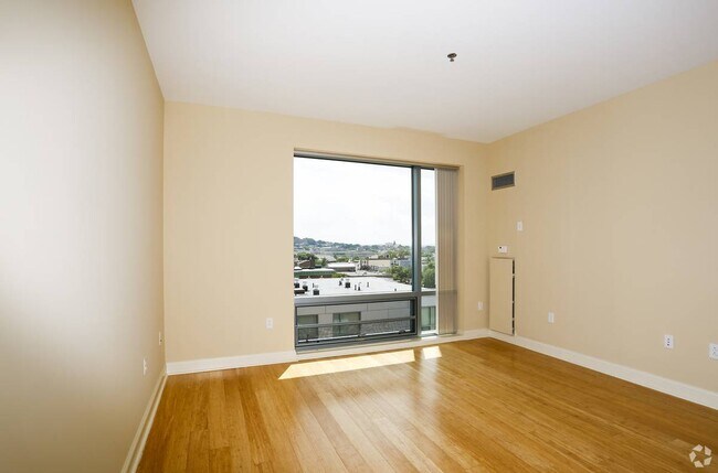 Foto del edificio - 202 W First St