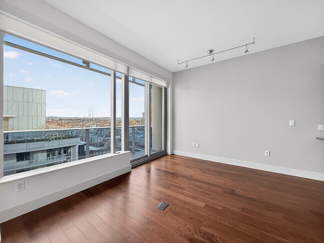 Foto del edificio - 737 Olive Wy