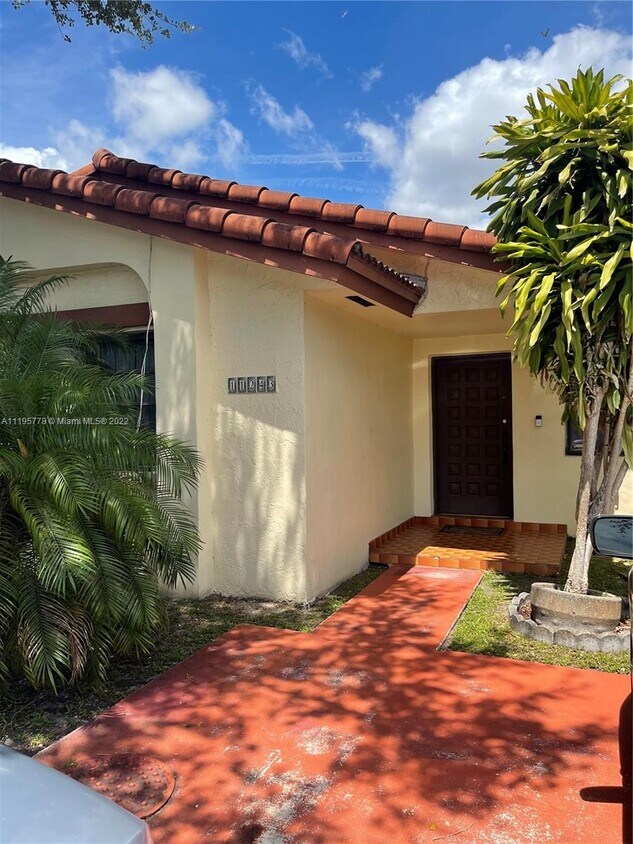 Foto principal - 11243 SW 74th Terrace