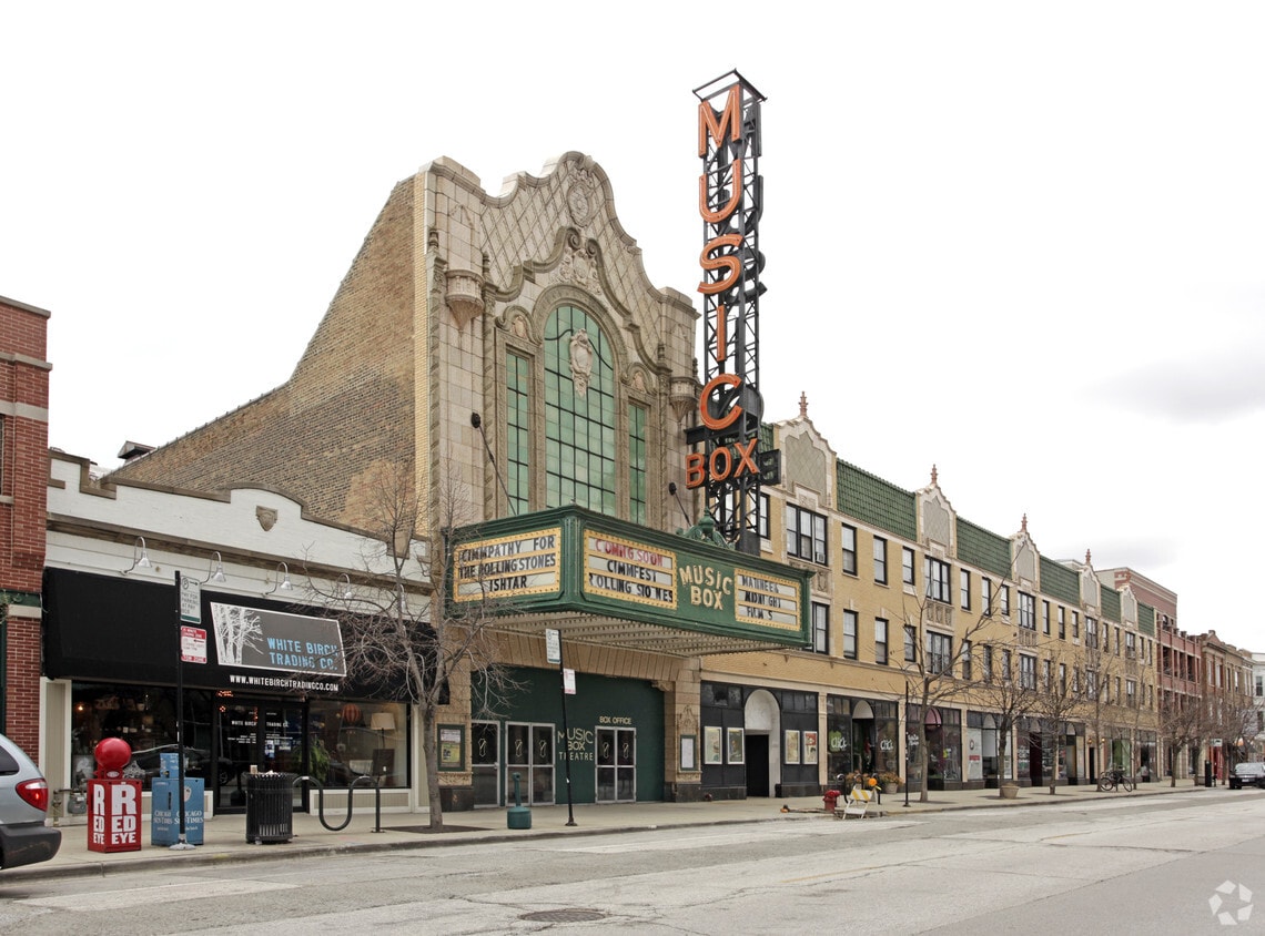Primary Photo - 3713-3733 N Southport Ave
