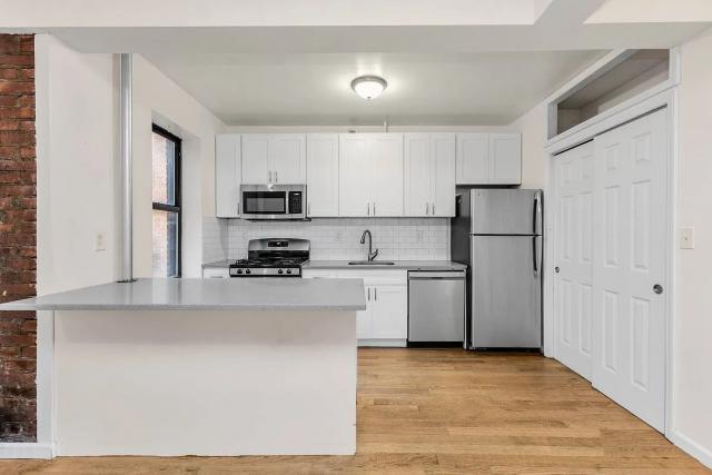 Building Photo - 3 bedroom in New York NY 10030