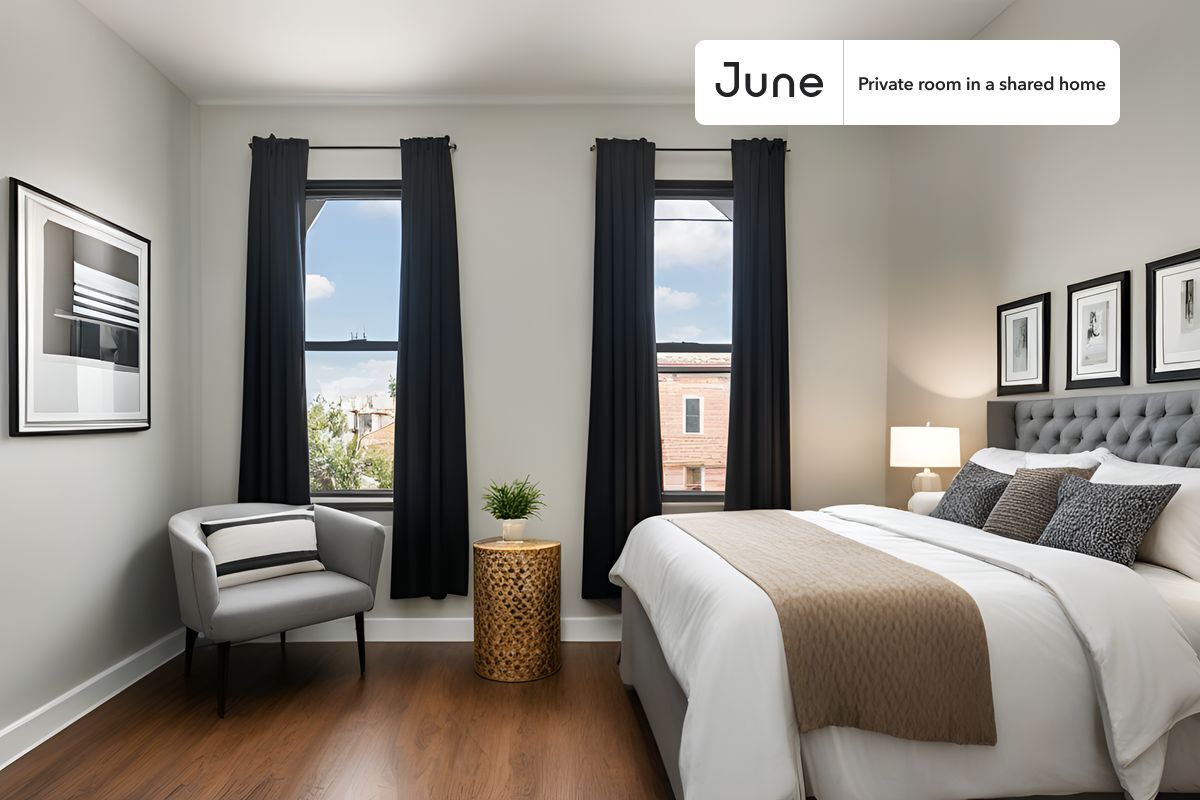 Foto principal - Private bedroom in 4 bed/1 bath Home