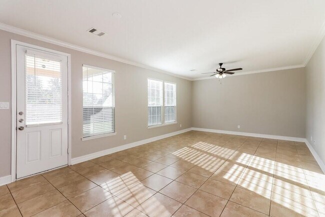 Foto del edificio - 11018 Tipton Oaks Dr