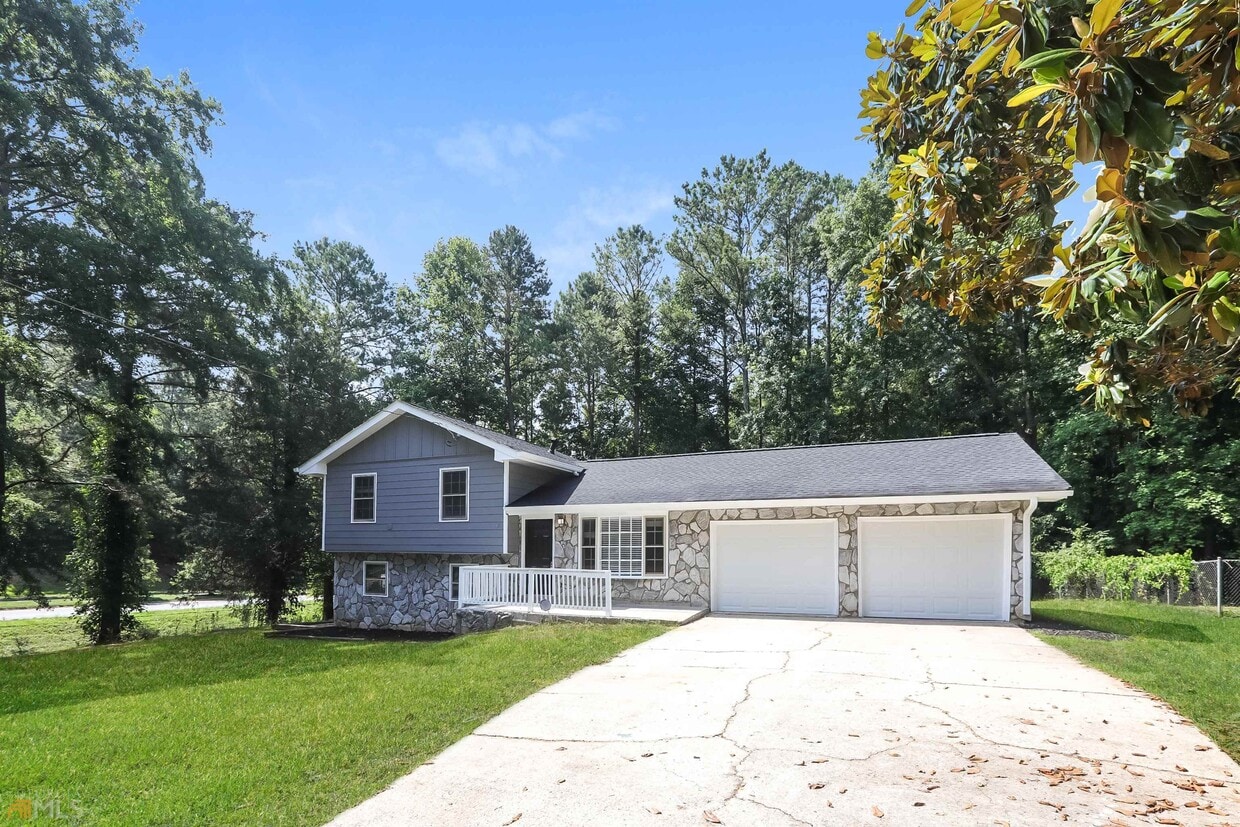 937 Dawn Ct SE, Conyers, GA 30094 House for Rent in Conyers, GA