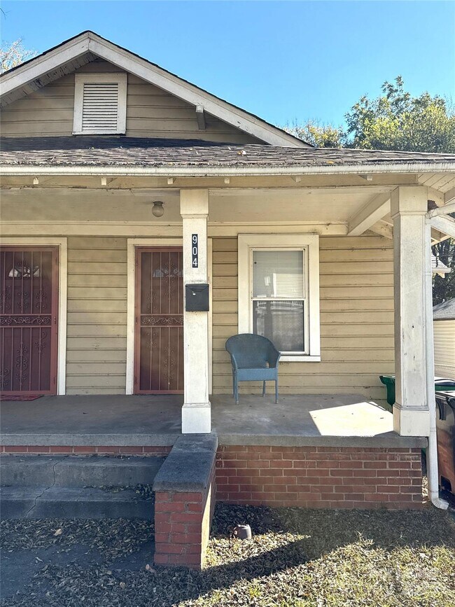 Foto del edificio - 904 Harrill St