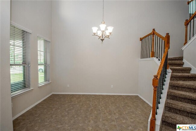 Foto del edificio - 1207 Fawn Lily Dr