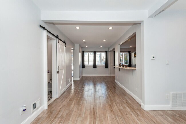 Building Photo - 272 Kamena St