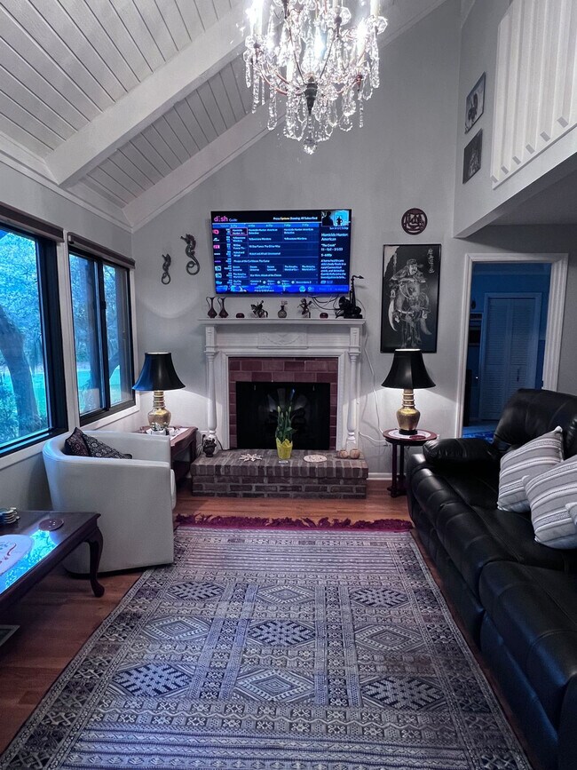 Foto del edificio - 1701 Longbend Dr