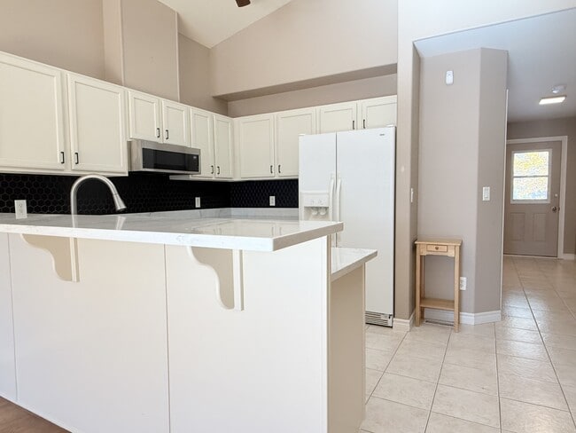 Building Photo - 847 Cousineau Rd