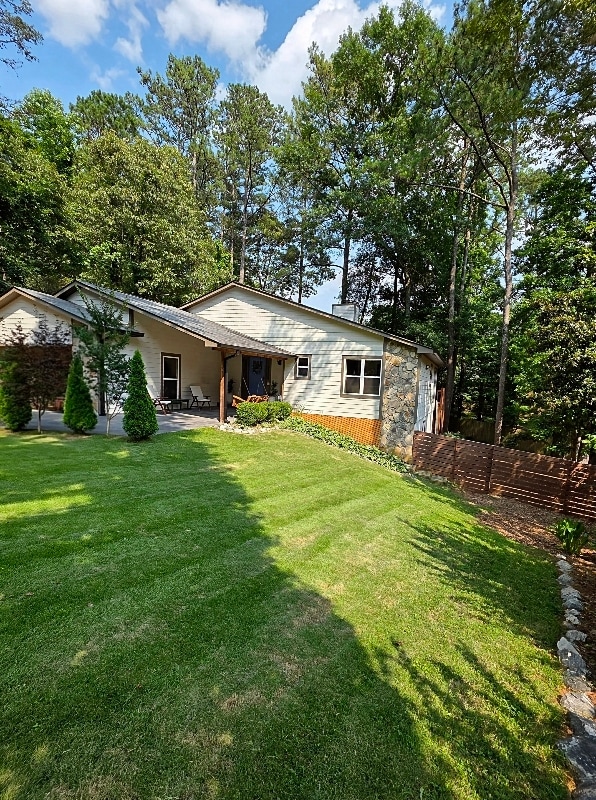 Photo - 10095 Lake Forest Way (Roswell, GA)