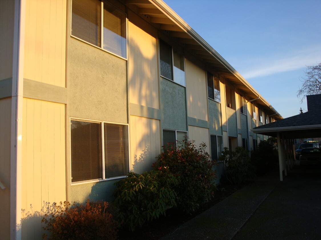 LOCATED NEAR SKAGIT VALLEY HOSPITAL - 210 N 15th St