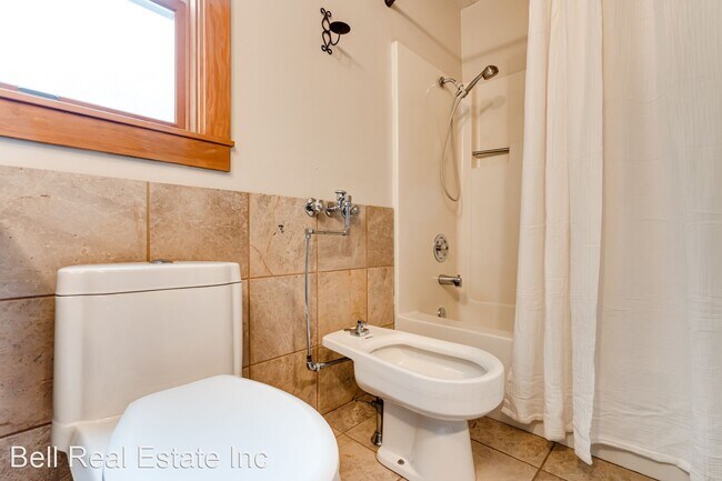 Foto del edificio - 4 br, 3 bath House - 2359 Columbia Street