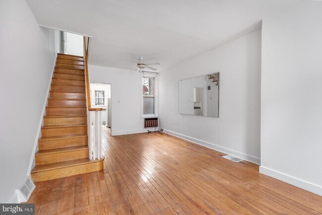 Building Photo - 828 Mercer St